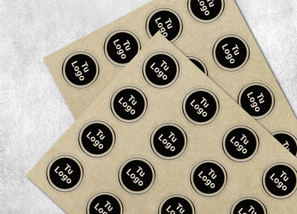 Etiqueta personalizada de papel kraft adhesivo con barniz sectorizado (7600098640081)