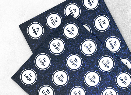 Etiqueta personalizada de papel azul metalizado con tinta blanca (7600661659857)