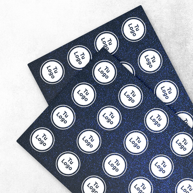 Etiqueta personalizada de papel azul metalizado con tinta blanca (7600661659857)